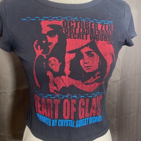 HOLLISTER Graphic Baby Tee - Picture 4 of 5